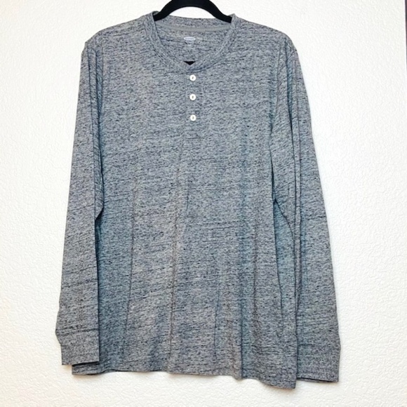 Old Navy Other - OLD NAVY Men's Gray Long Sleeve 3 Button Shirt Lg